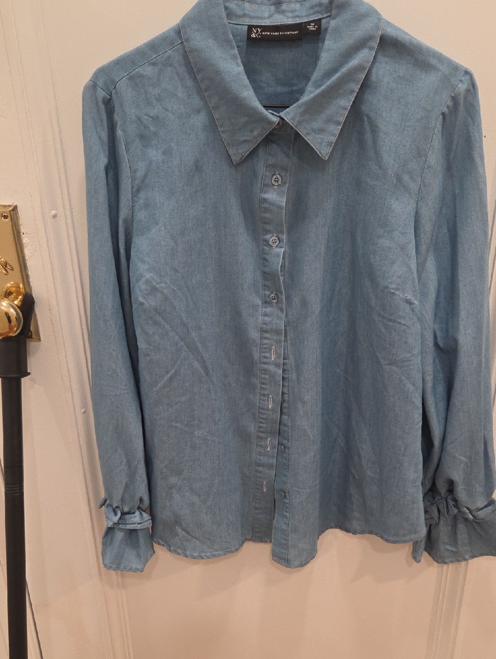 New York & Company Chambray Button-Up Shirt in Light Blue